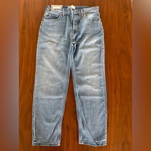 Everlane - “The Summer Slouch Jean” mid rise